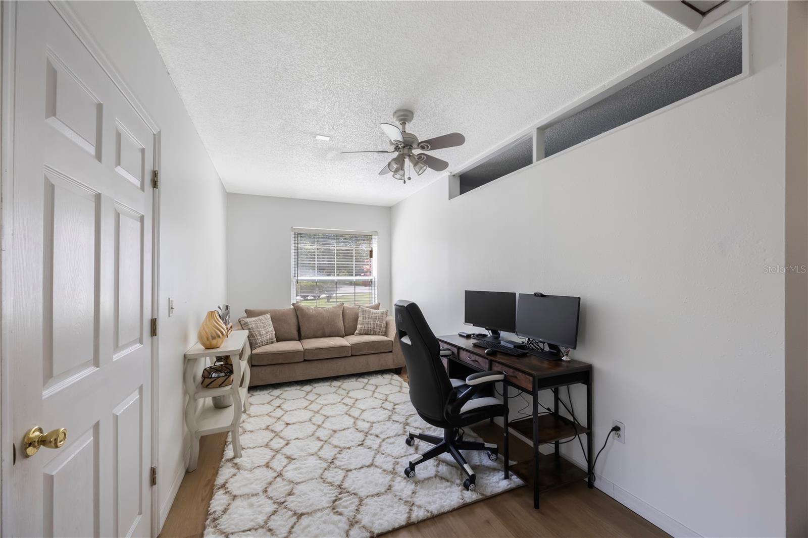 Listing photo id 31 for 5933 Carina Trace