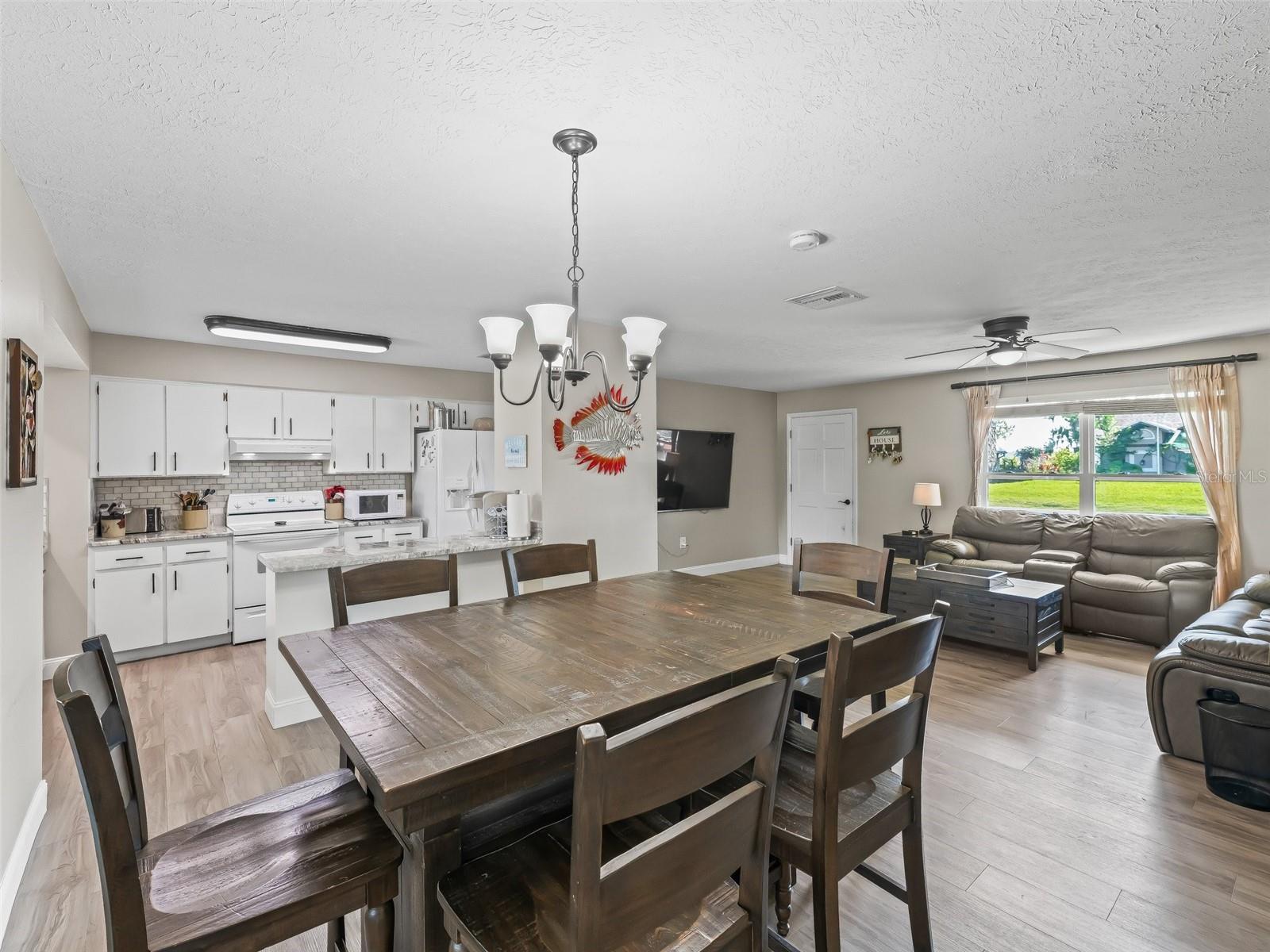 Image 11 of 44 For 718 Cr 467  