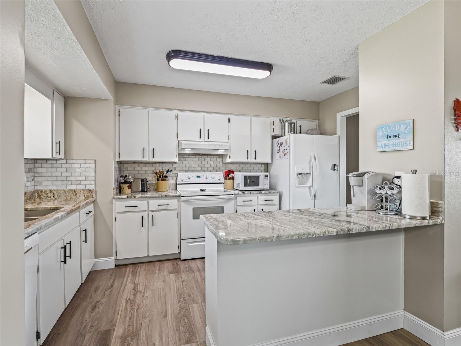 Image 12 of 44 For 718 Cr 467  