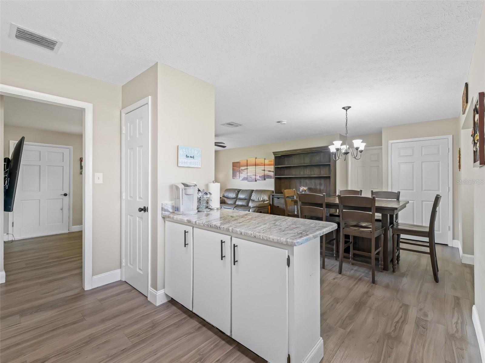 Image 14 of 44 For 718 Cr 467  