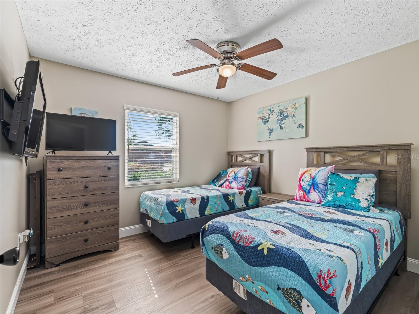 Image 21 of 44 For 718 Cr 467  
