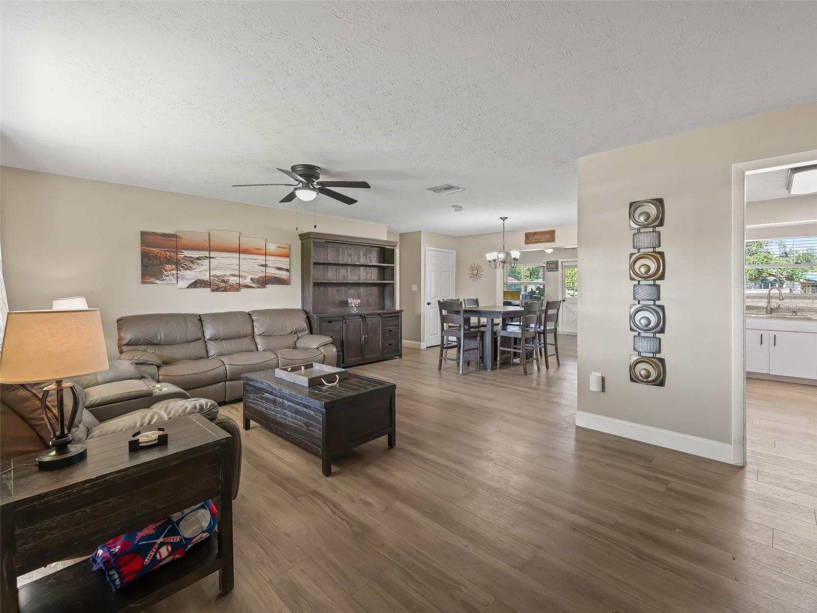 Image 7 of 44 For 718 Cr 467  