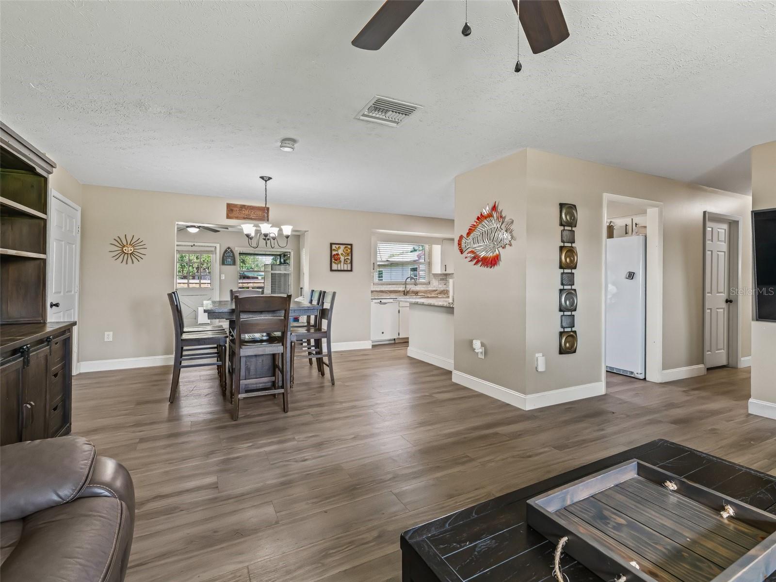 Image 9 of 44 For 718 Cr 467  