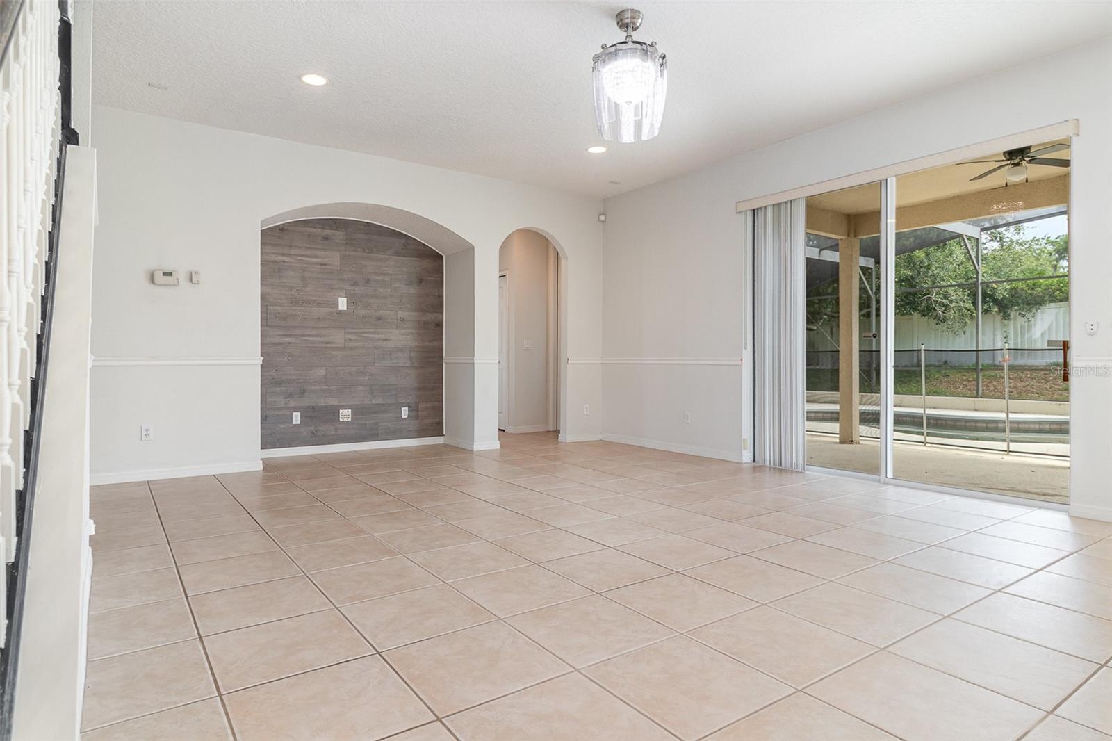 Image 11 of 42 For 239 Beacon Pointe Drive