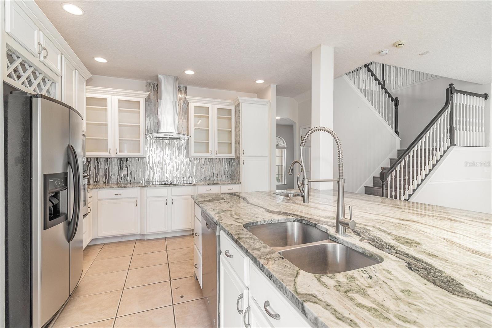 Image 15 of 42 For 239 Beacon Pointe Drive