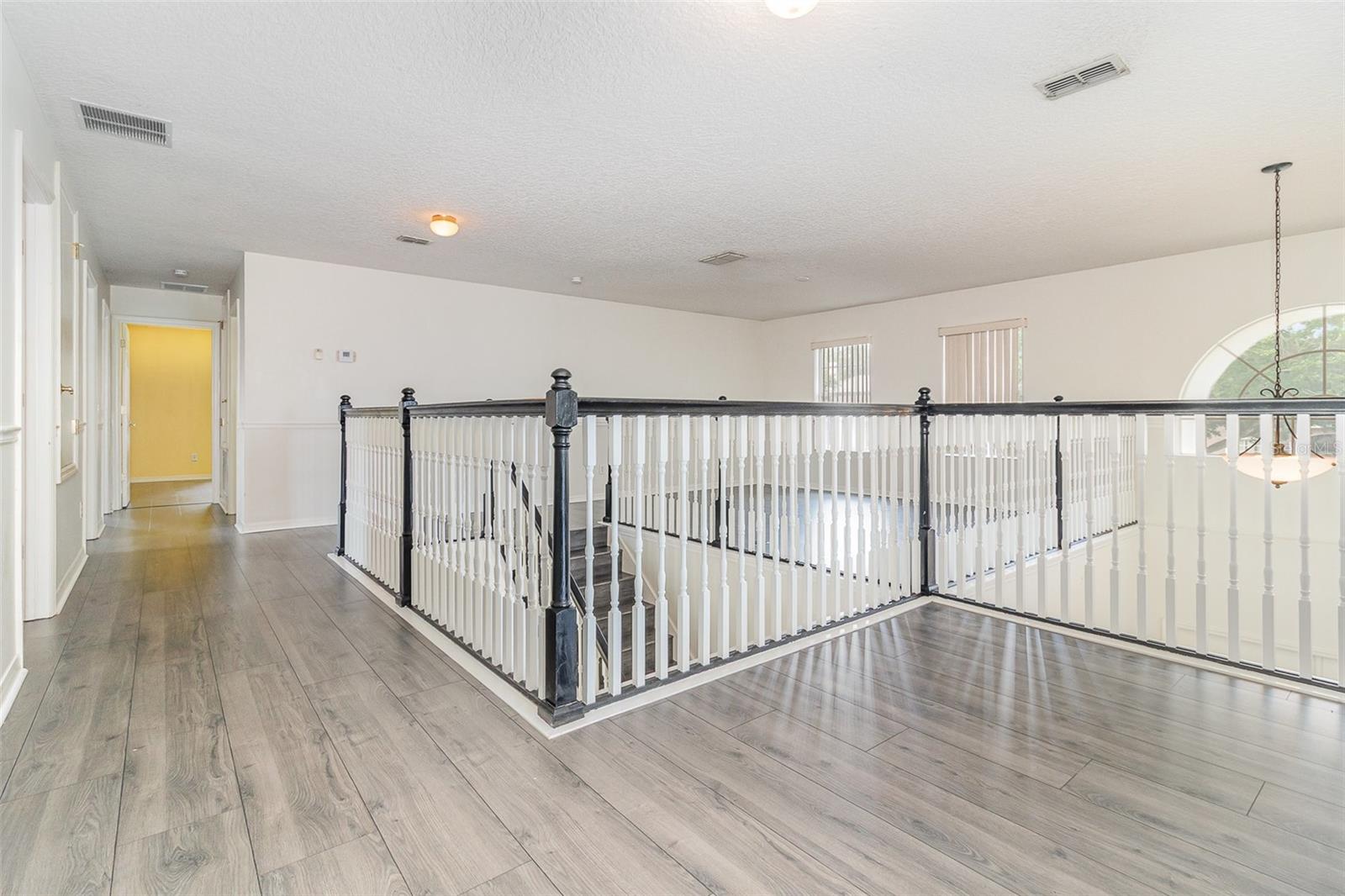 Image 19 of 42 For 239 Beacon Pointe Drive