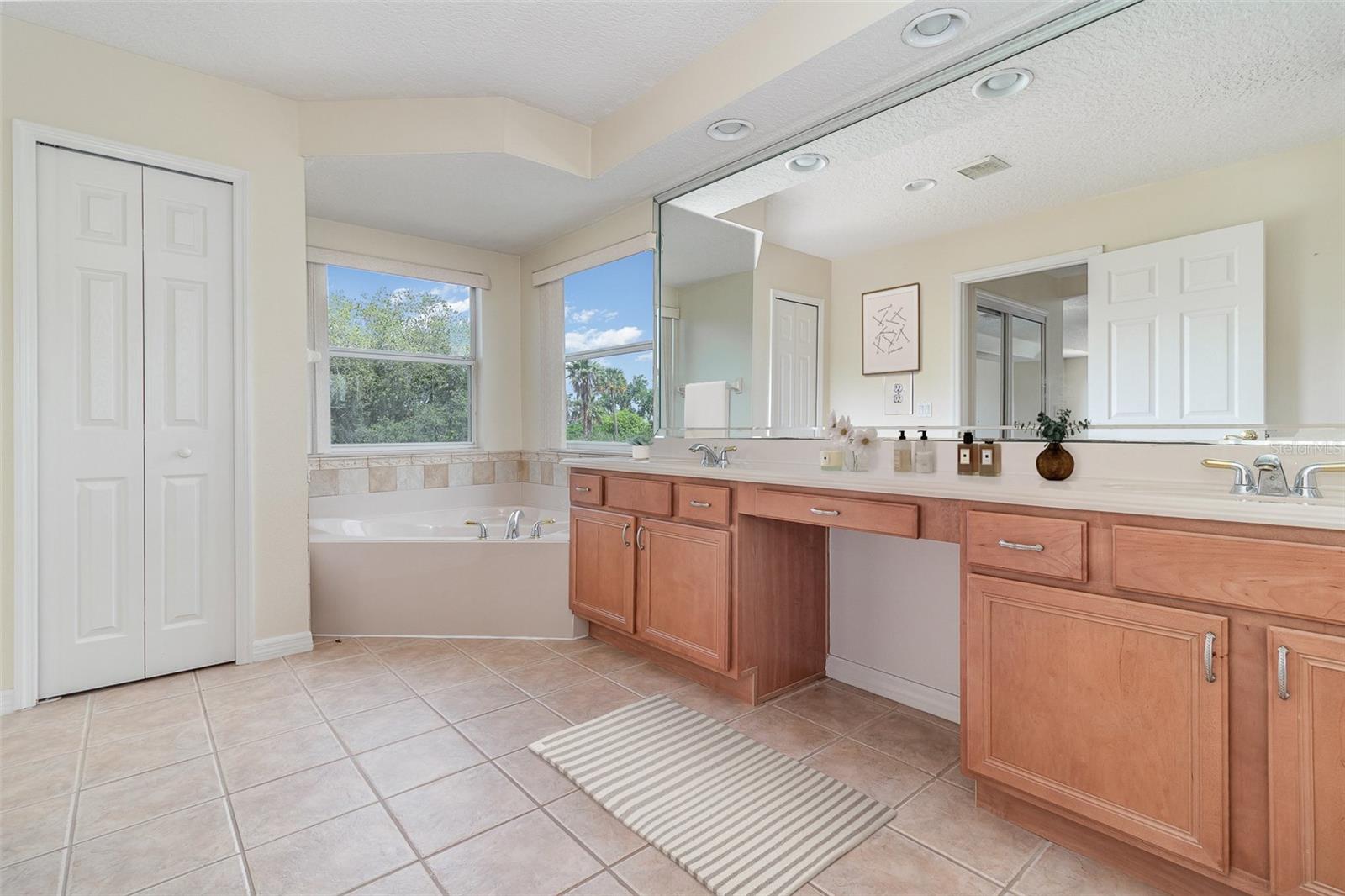 Image 24 of 42 For 239 Beacon Pointe Drive