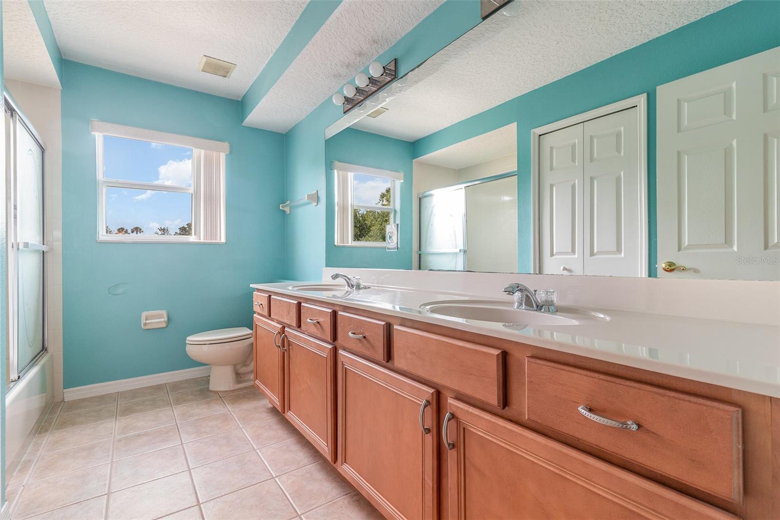 Image 30 of 42 For 239 Beacon Pointe Drive