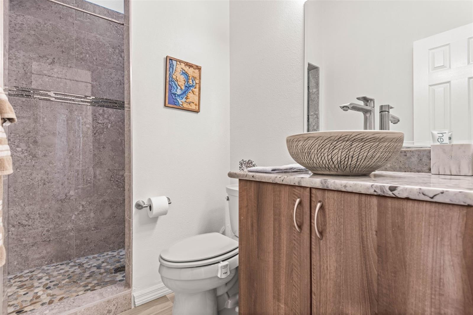 Image 24 of 36 For 1109 Pinellas Bayway S 102