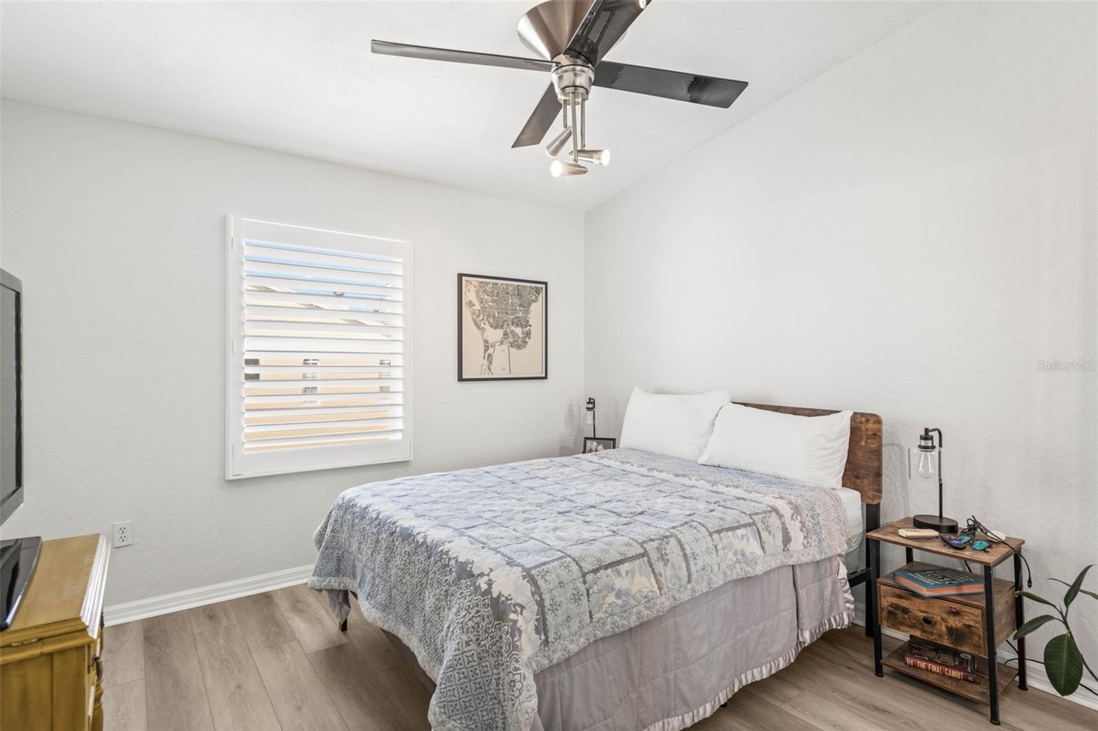 Image 25 of 36 For 1109 Pinellas Bayway S 102