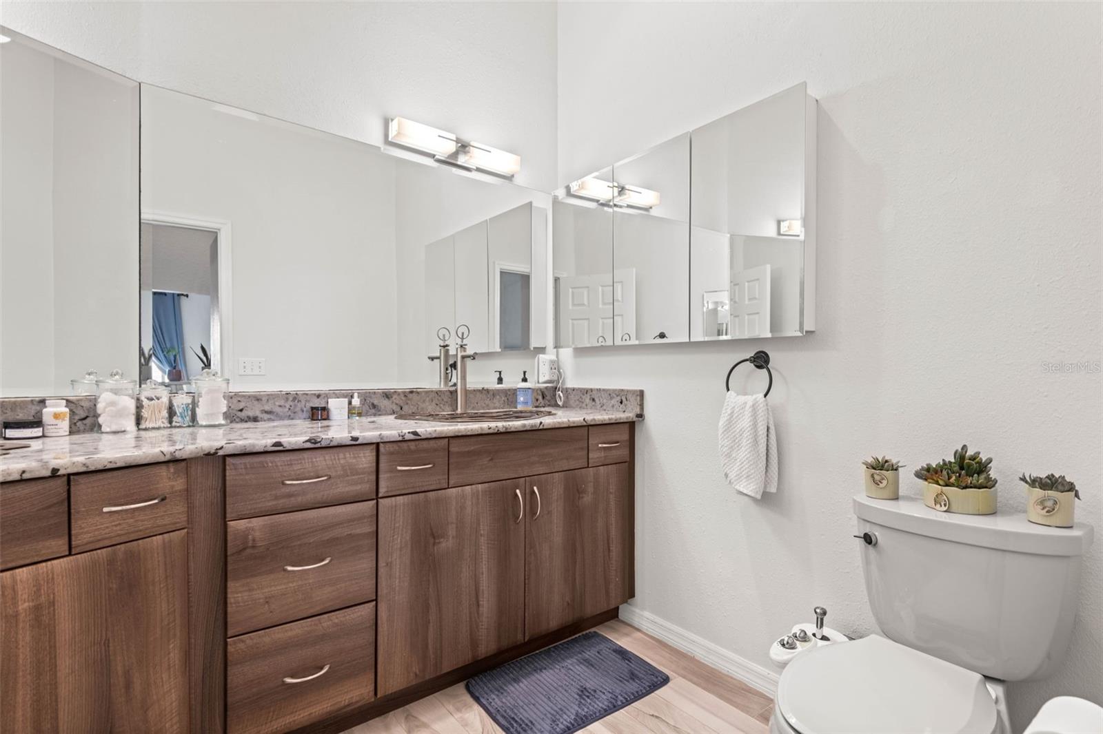 Image 31 of 36 For 1109 Pinellas Bayway S 102