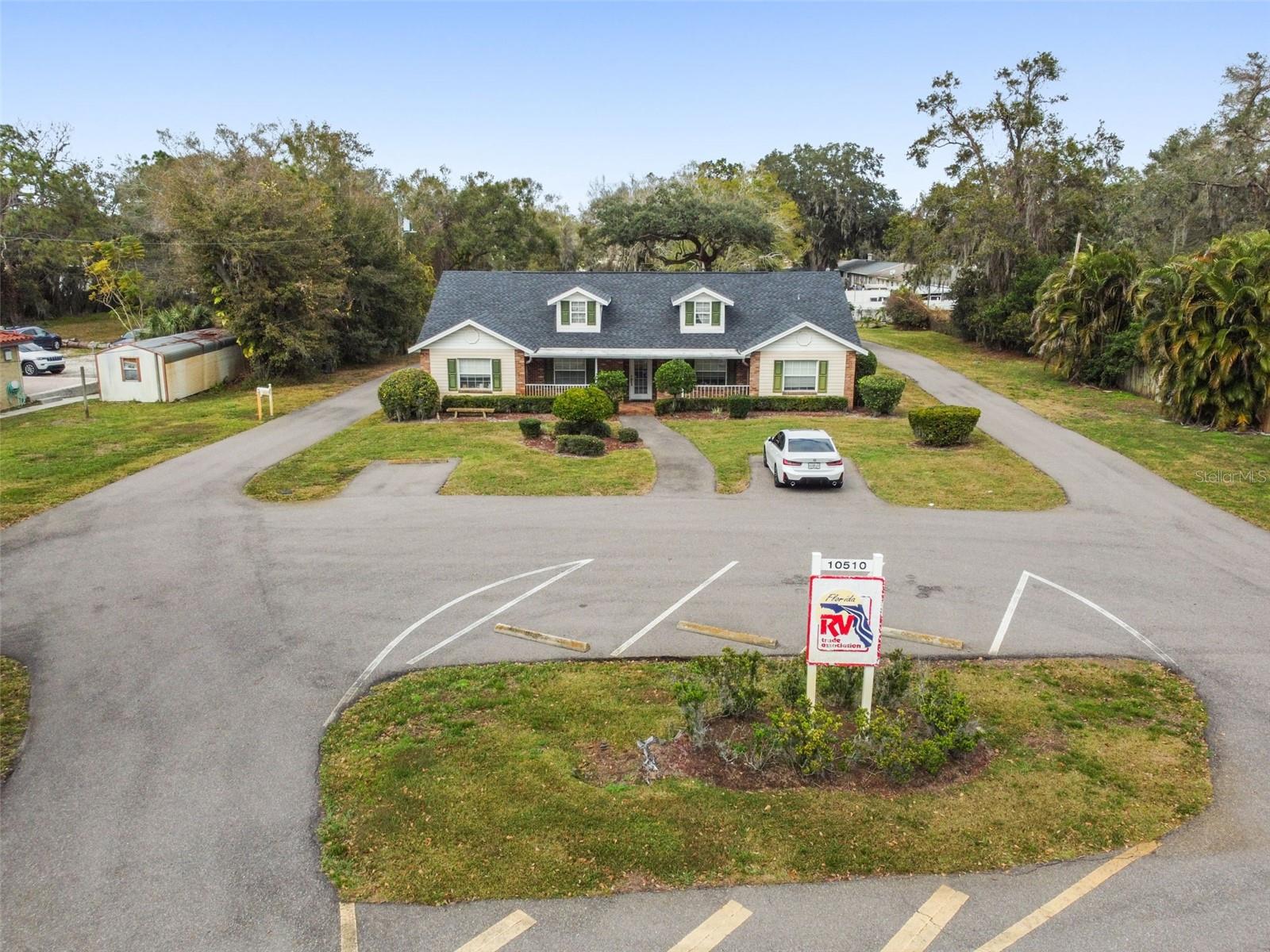 Image 2 of 26 For 10510 Gibsonton Drive