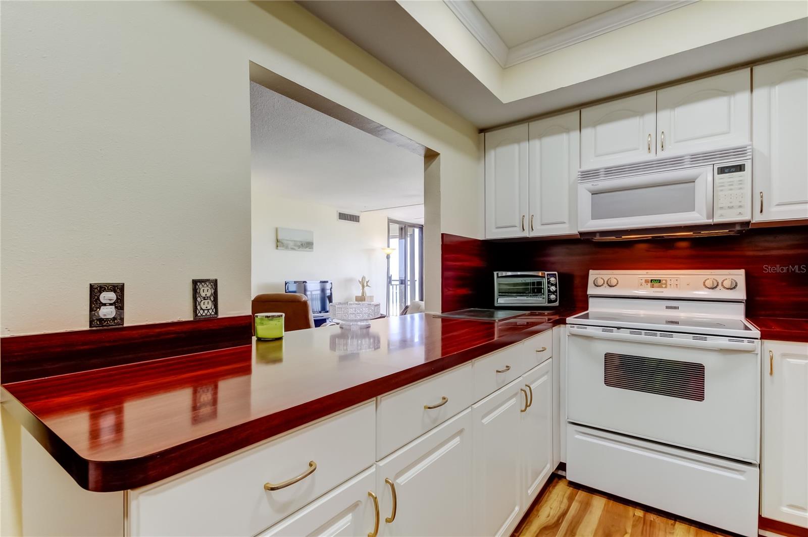 Image 10 of 38 For 3820 Gulf Boulevard 1107