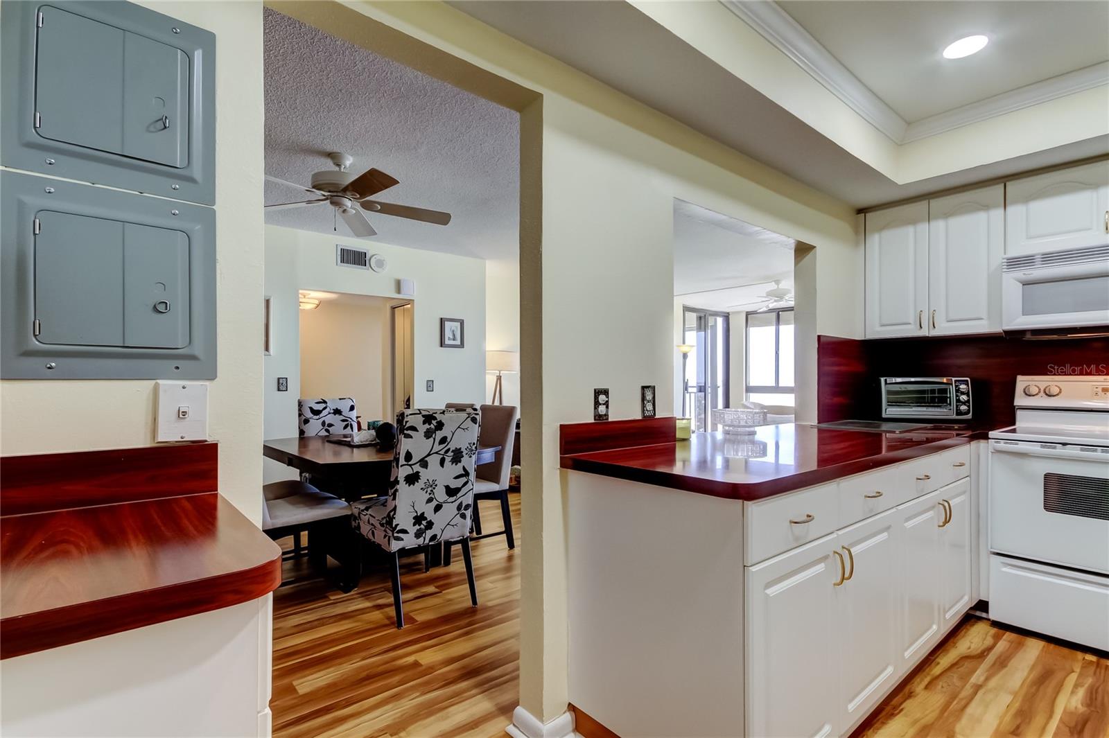 Image 11 of 38 For 3820 Gulf Boulevard 1107