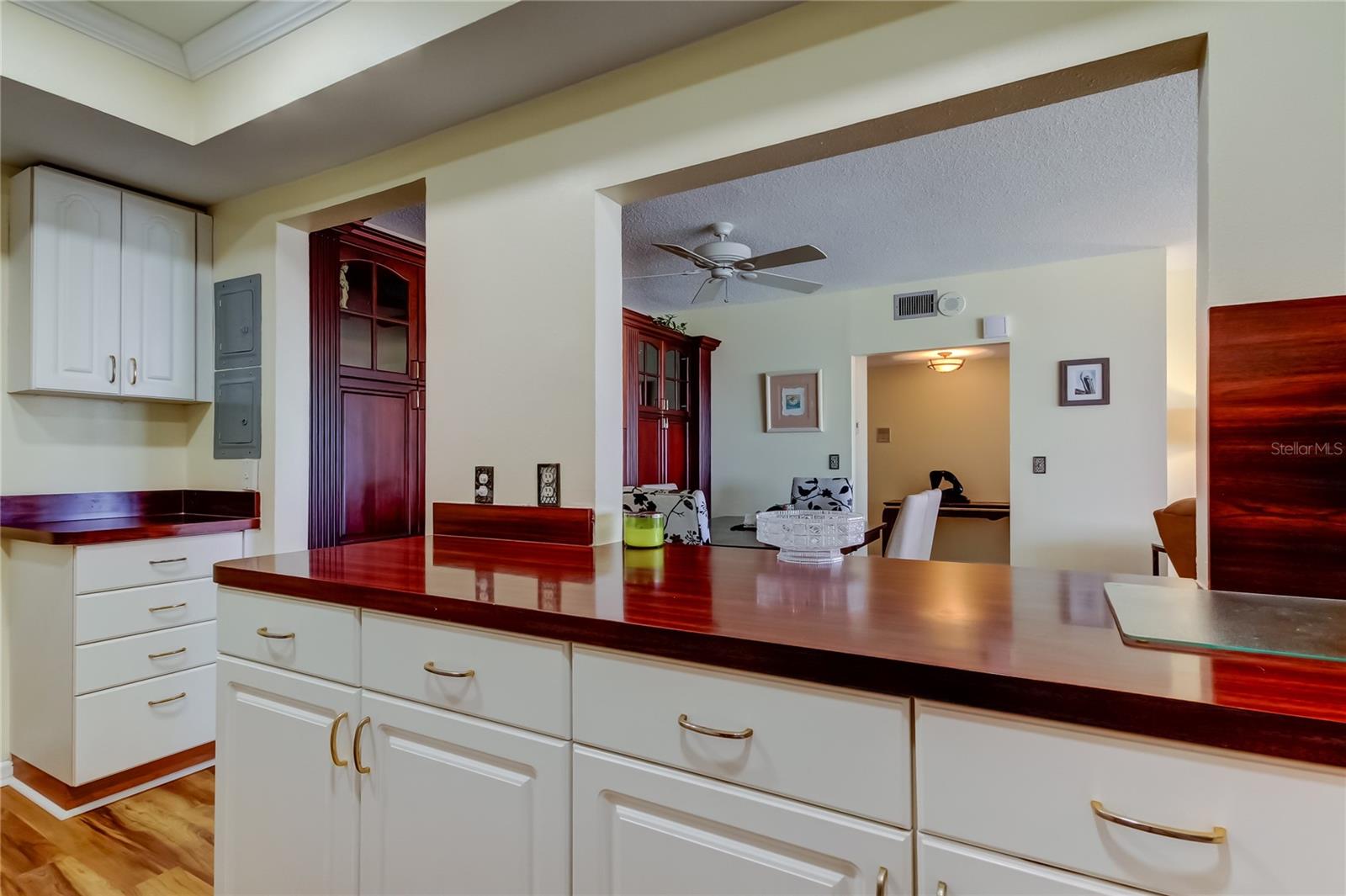 Image 12 of 38 For 3820 Gulf Boulevard 1107