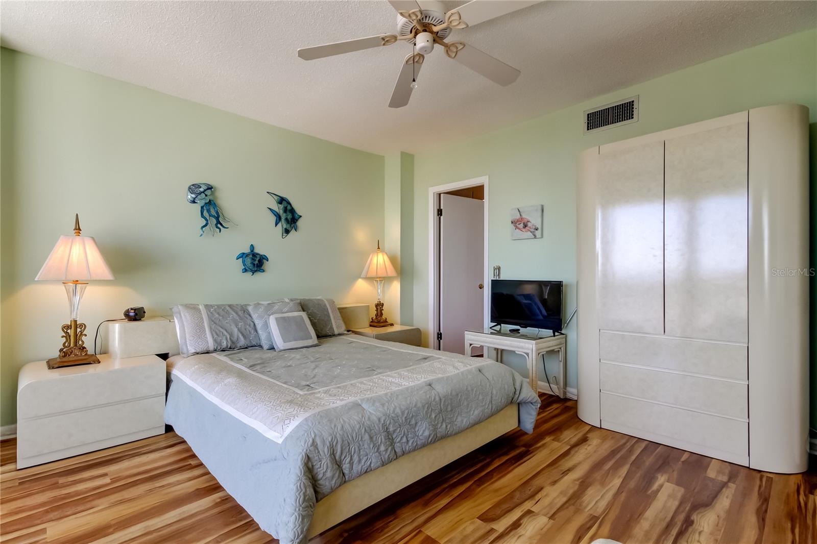 Image 20 of 38 For 3820 Gulf Boulevard 1107