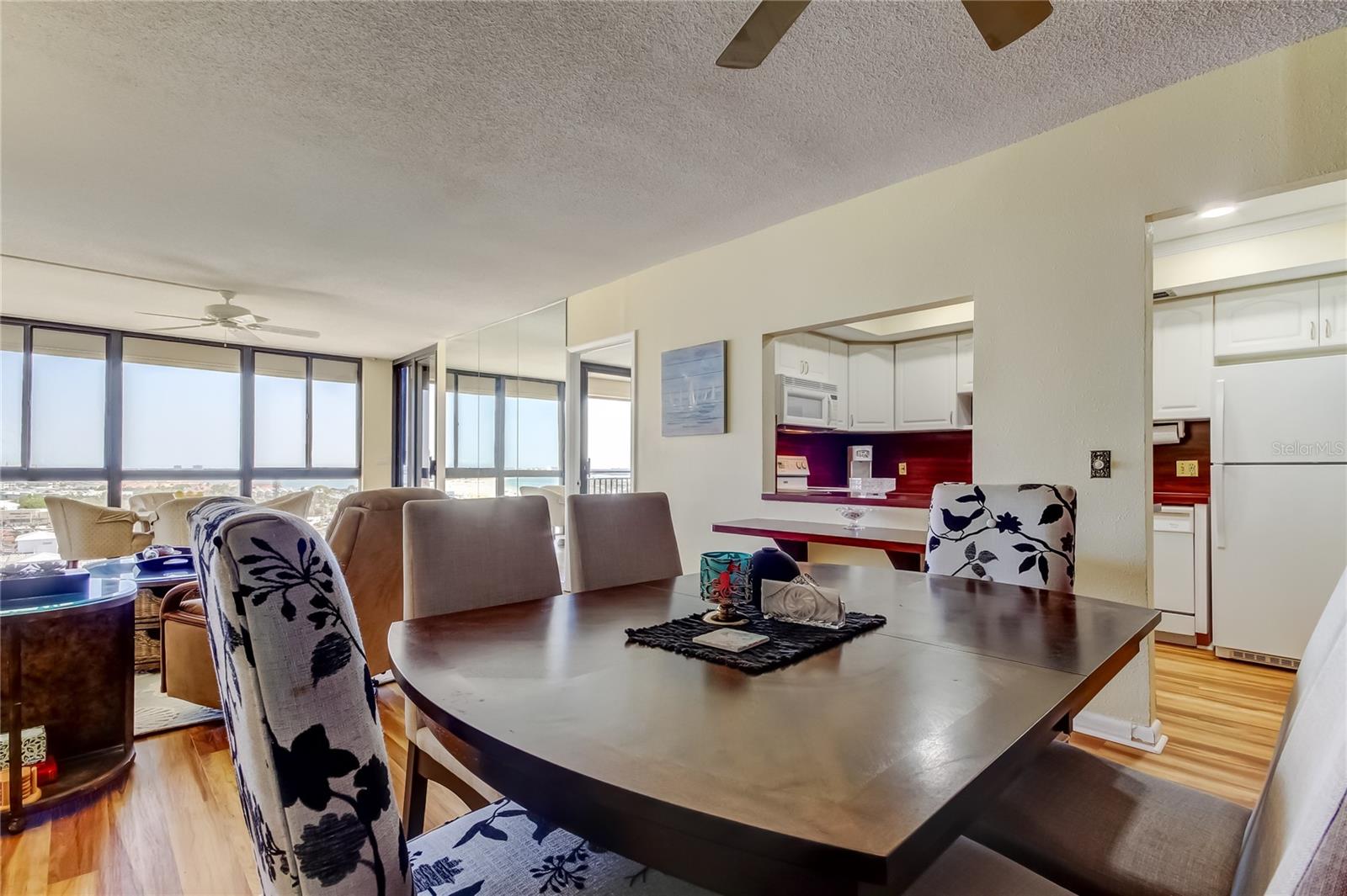 Image 5 of 38 For 3820 Gulf Boulevard 1107