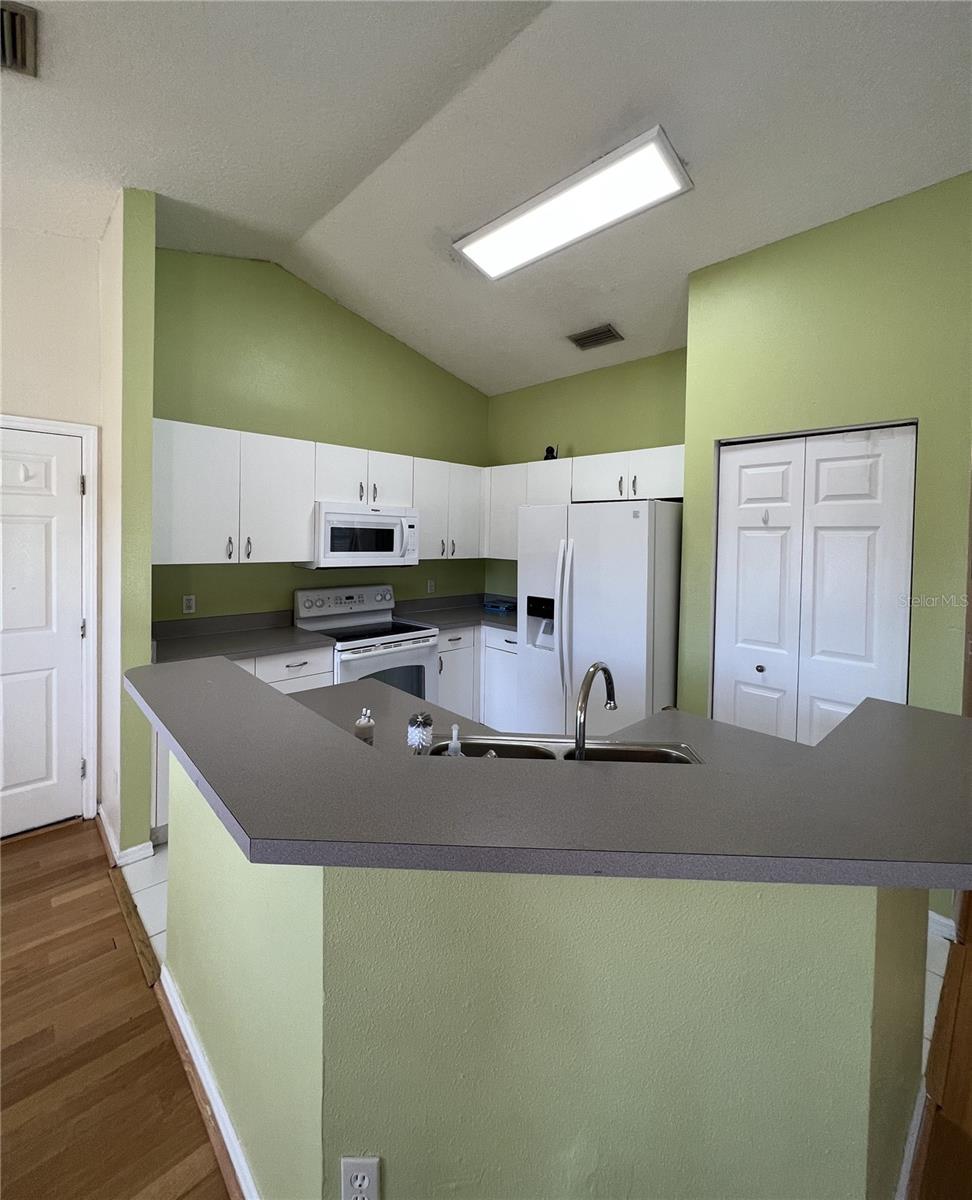 Image 6 of 22 For 6807 Kingston Drive