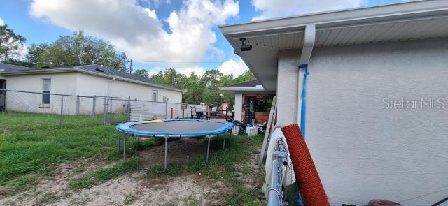 Listing photo id 10 for 1160 Geneva Place