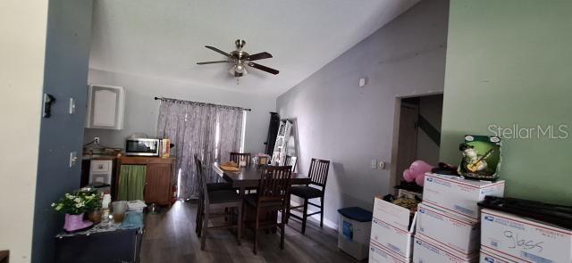 Listing photo id 13 for 1160 Geneva Place