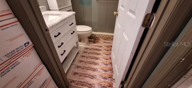 Listing photo id 16 for 1160 Geneva Place