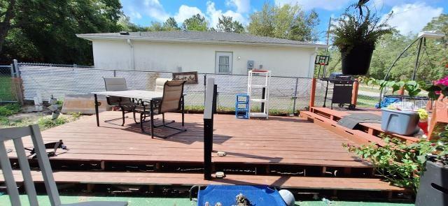 Listing photo id 45 for 1160 Geneva Place