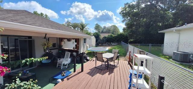 Listing photo id 49 for 1160 Geneva Place