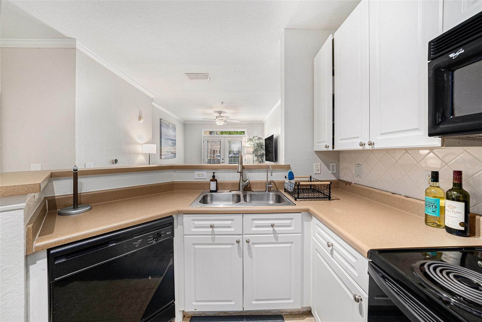 Image 7 of 19 For 4221 Spruce Street 2104
