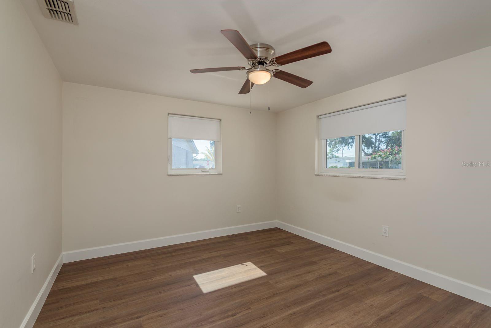 Image 14 of 30 For 4842 Odyssey Avenue