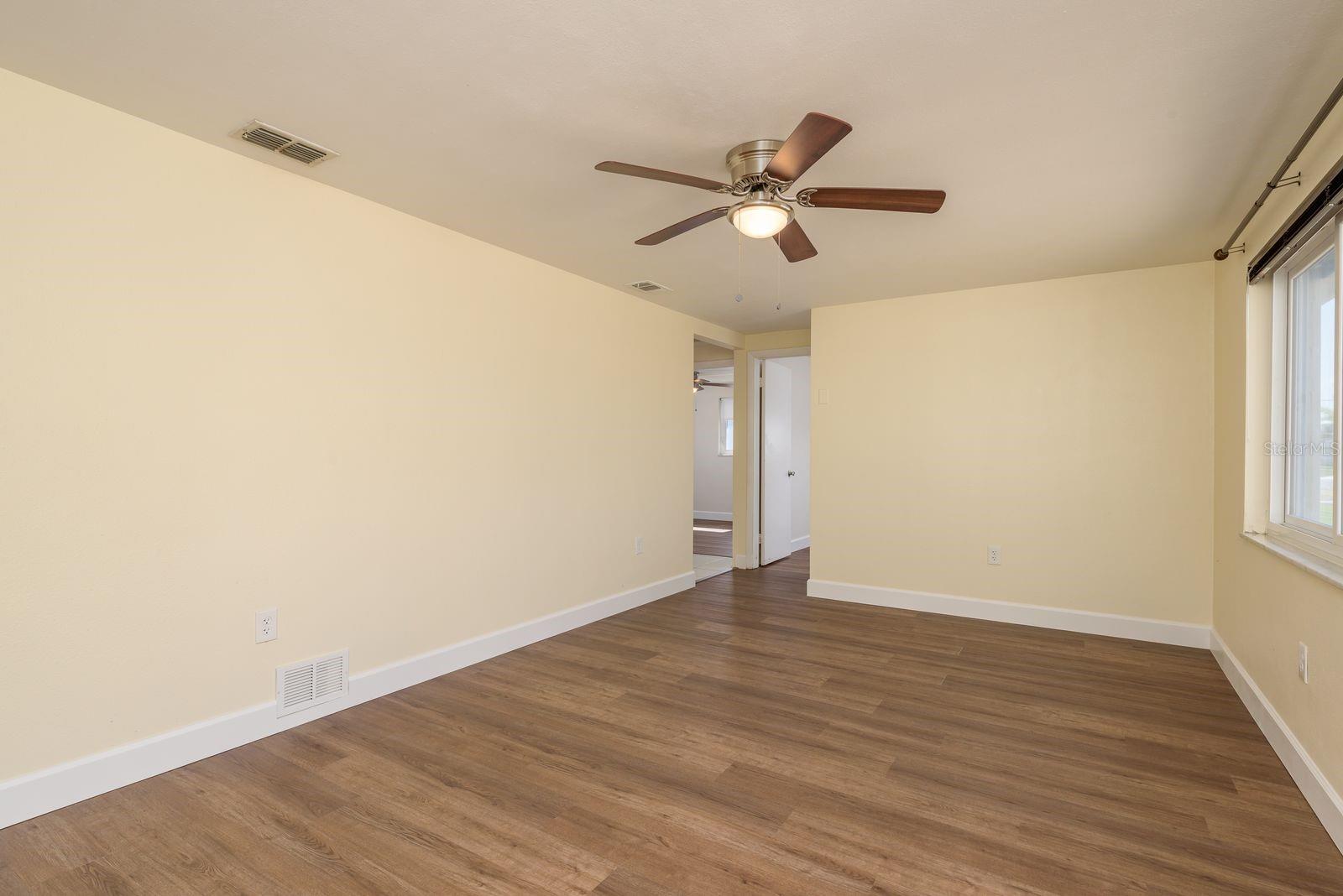 Image 8 of 30 For 4842 Odyssey Avenue
