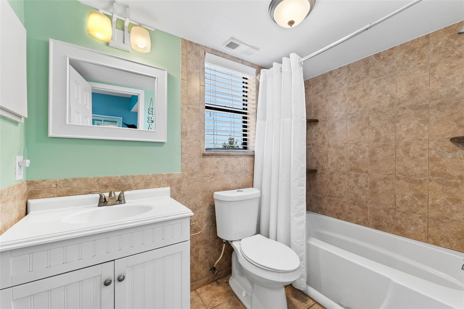 Image 14 of 31 For 13514 Garris Drive