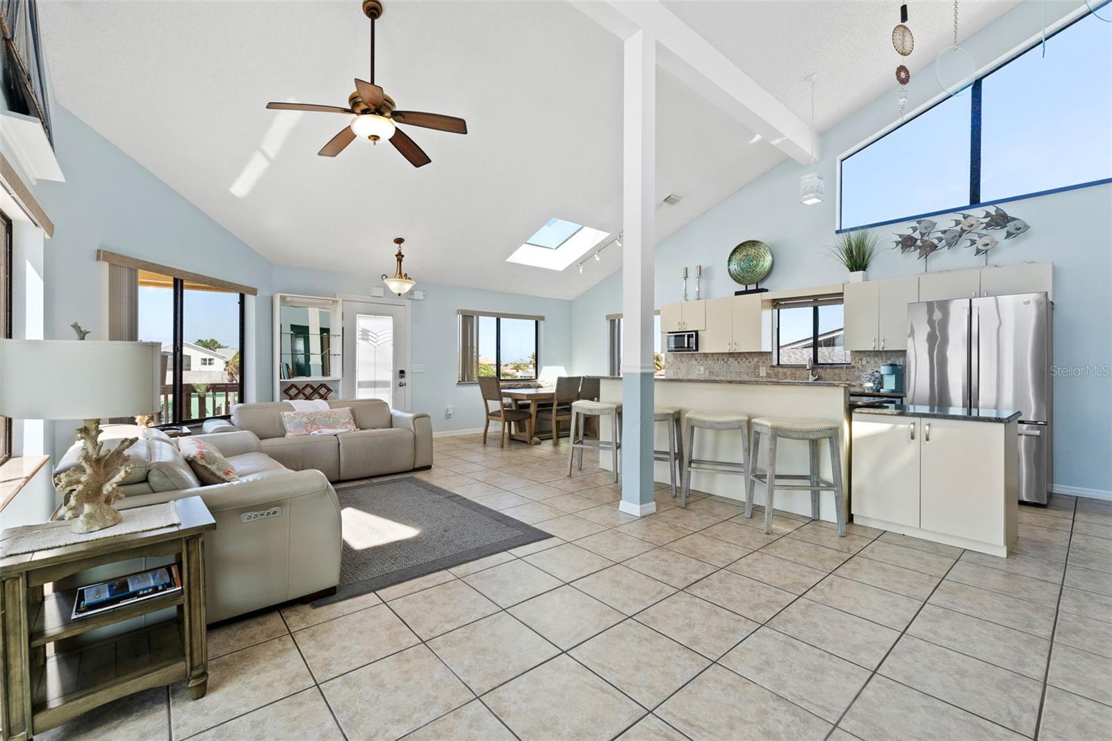 Image 3 of 31 For 13514 Garris Drive