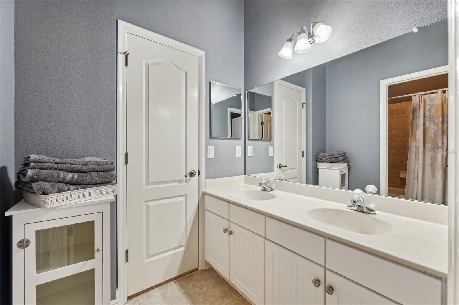 Image 34 of 59 For 16039 Ternglade Drive