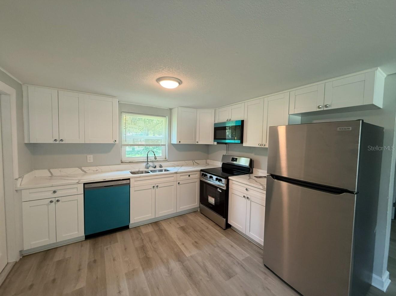 Image 10 of 15 For 5904 Kingsview Lane