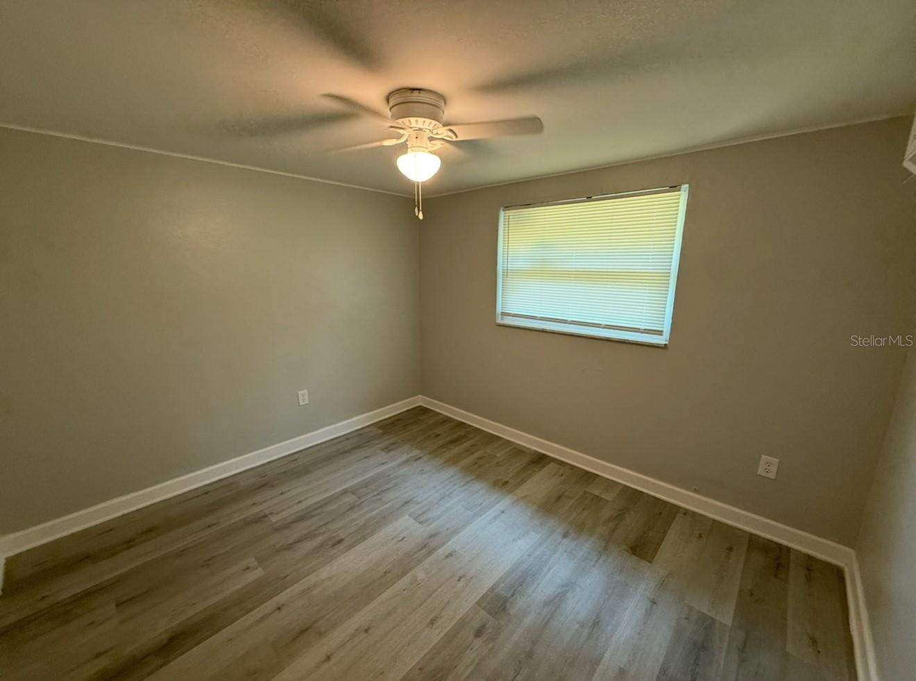 Image 12 of 15 For 5904 Kingsview Lane