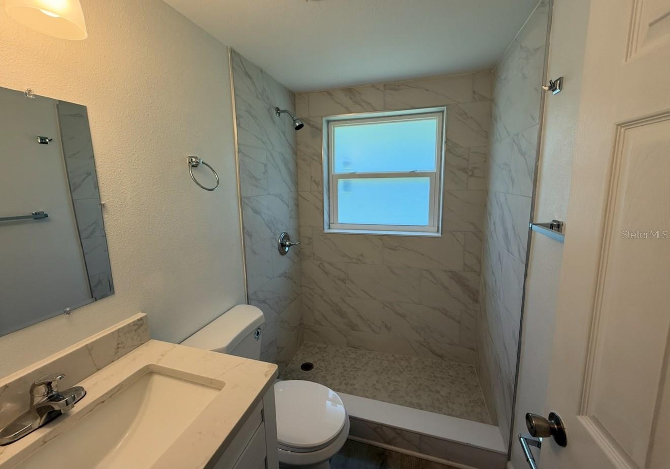 Image 5 of 15 For 5904 Kingsview Lane