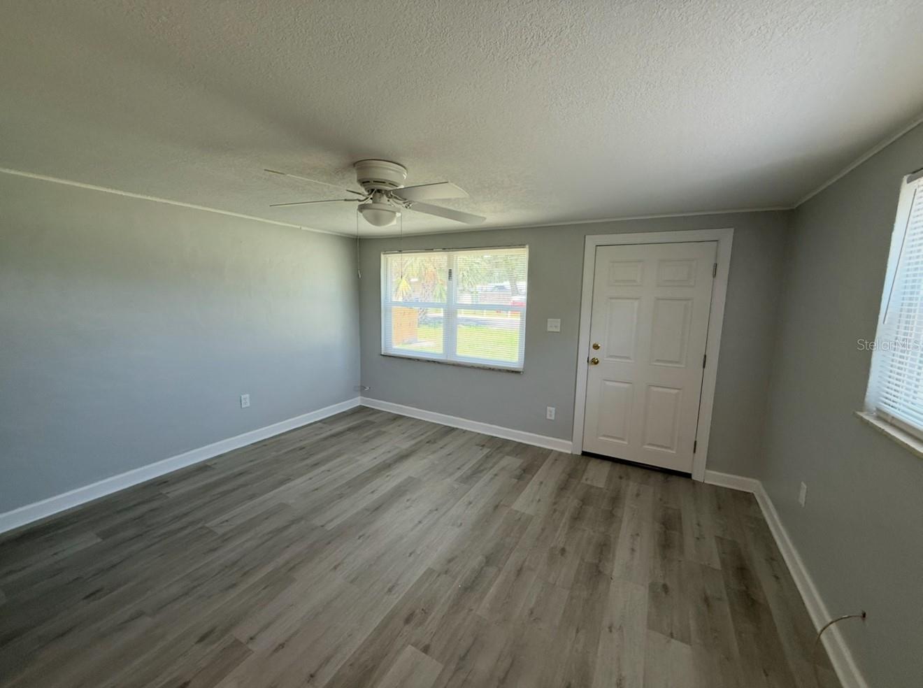 Image 7 of 15 For 5904 Kingsview Lane