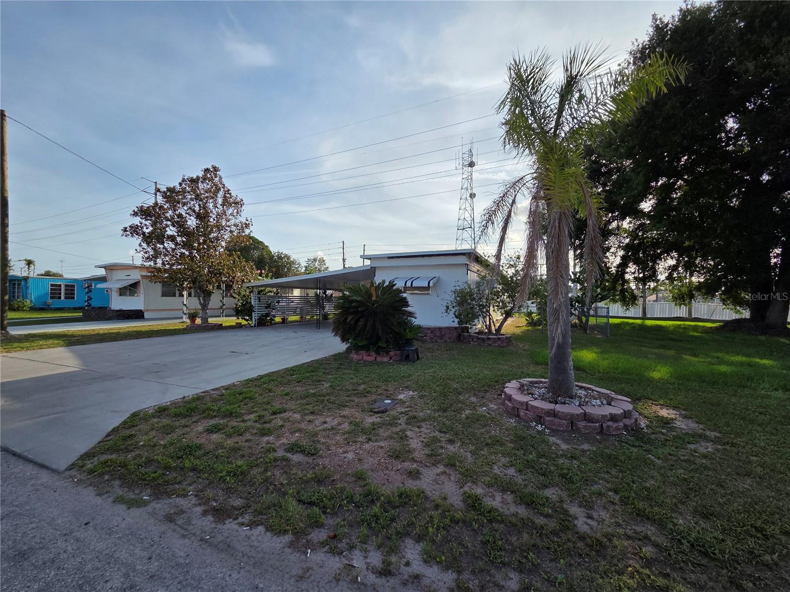 Image 3 of 50 For 4927 Coral Street
