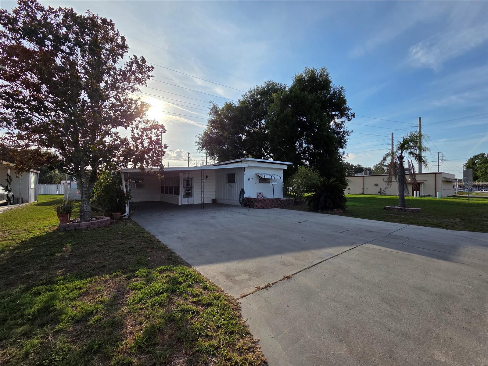 Image 4 of 50 For 4927 Coral Street