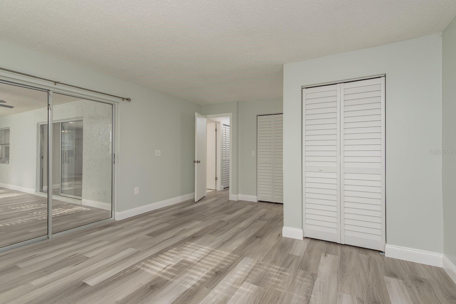 Listing photo id 15 for 10841 Casa Grande Avenue
