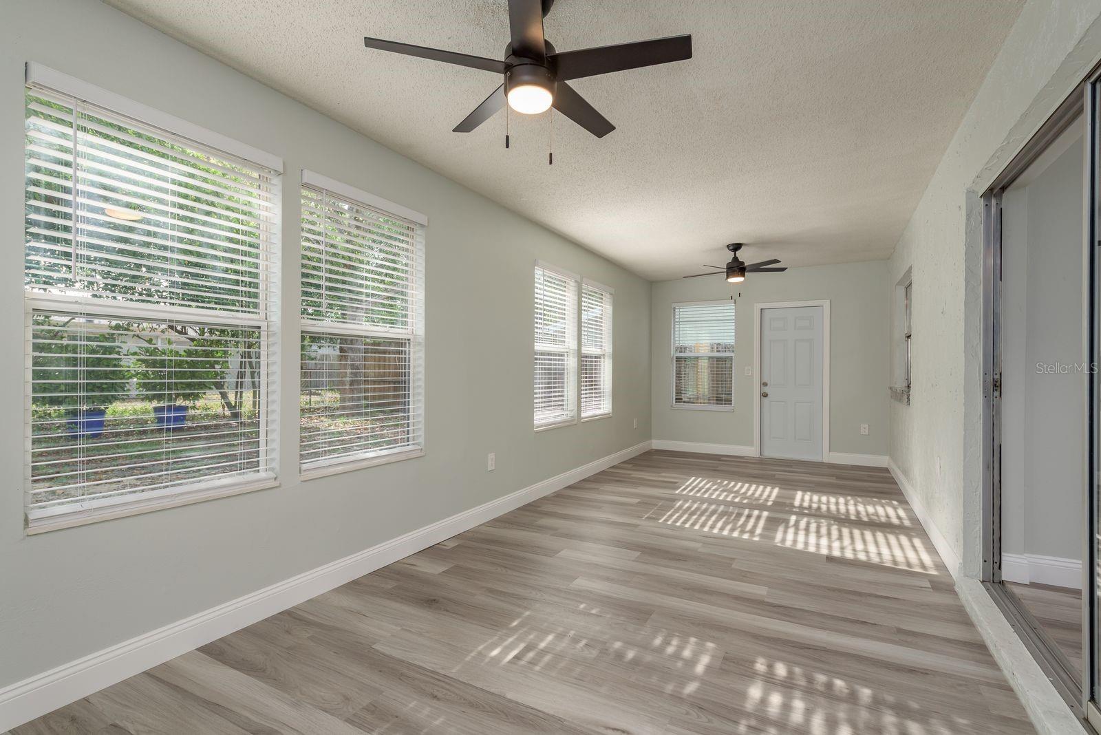 Listing photo id 17 for 10841 Casa Grande Avenue
