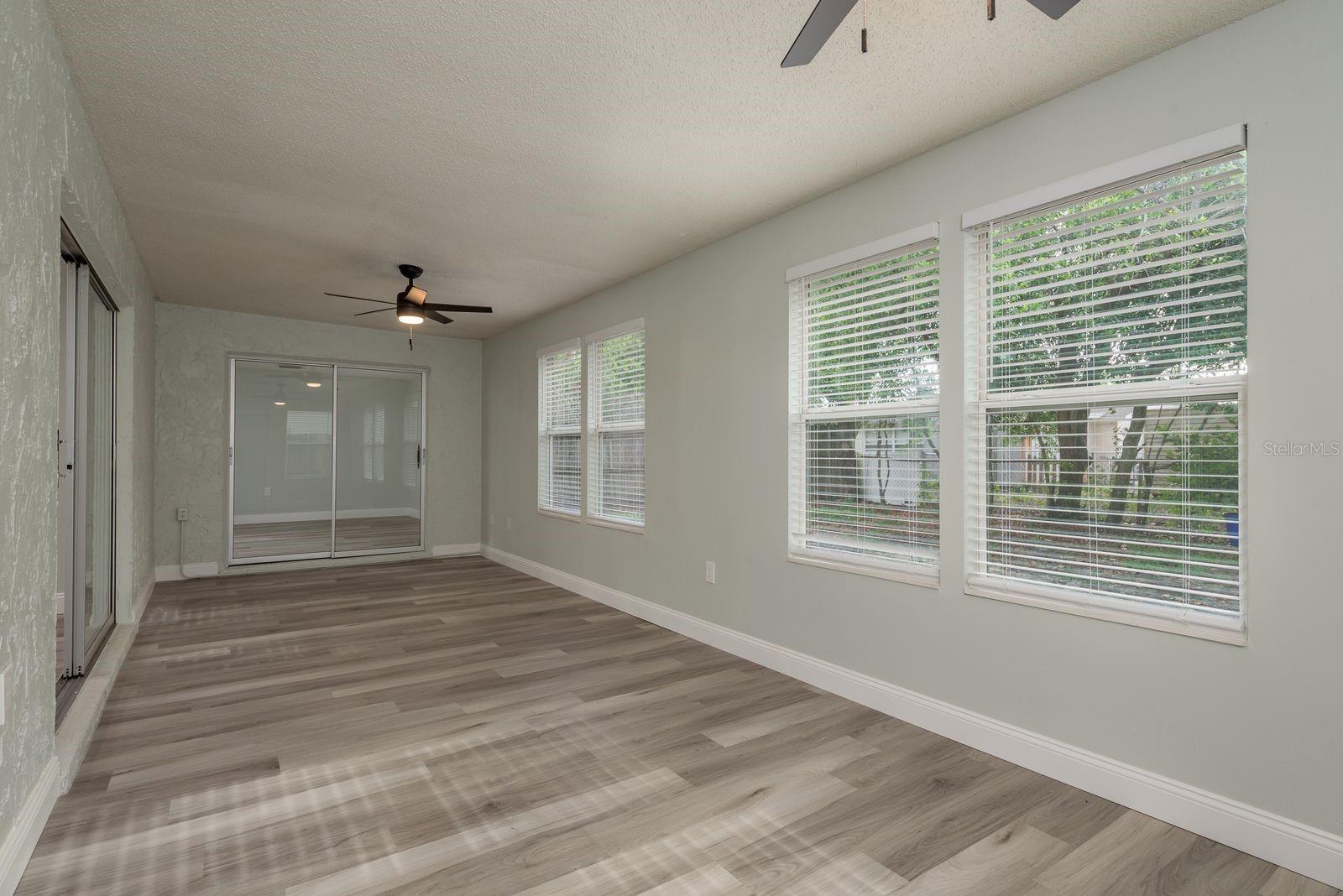 Listing photo id 19 for 10841 Casa Grande Avenue
