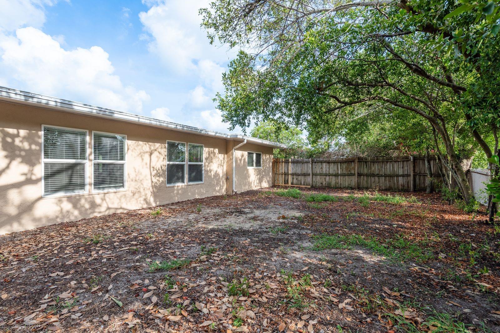 Listing photo id 21 for 10841 Casa Grande Avenue