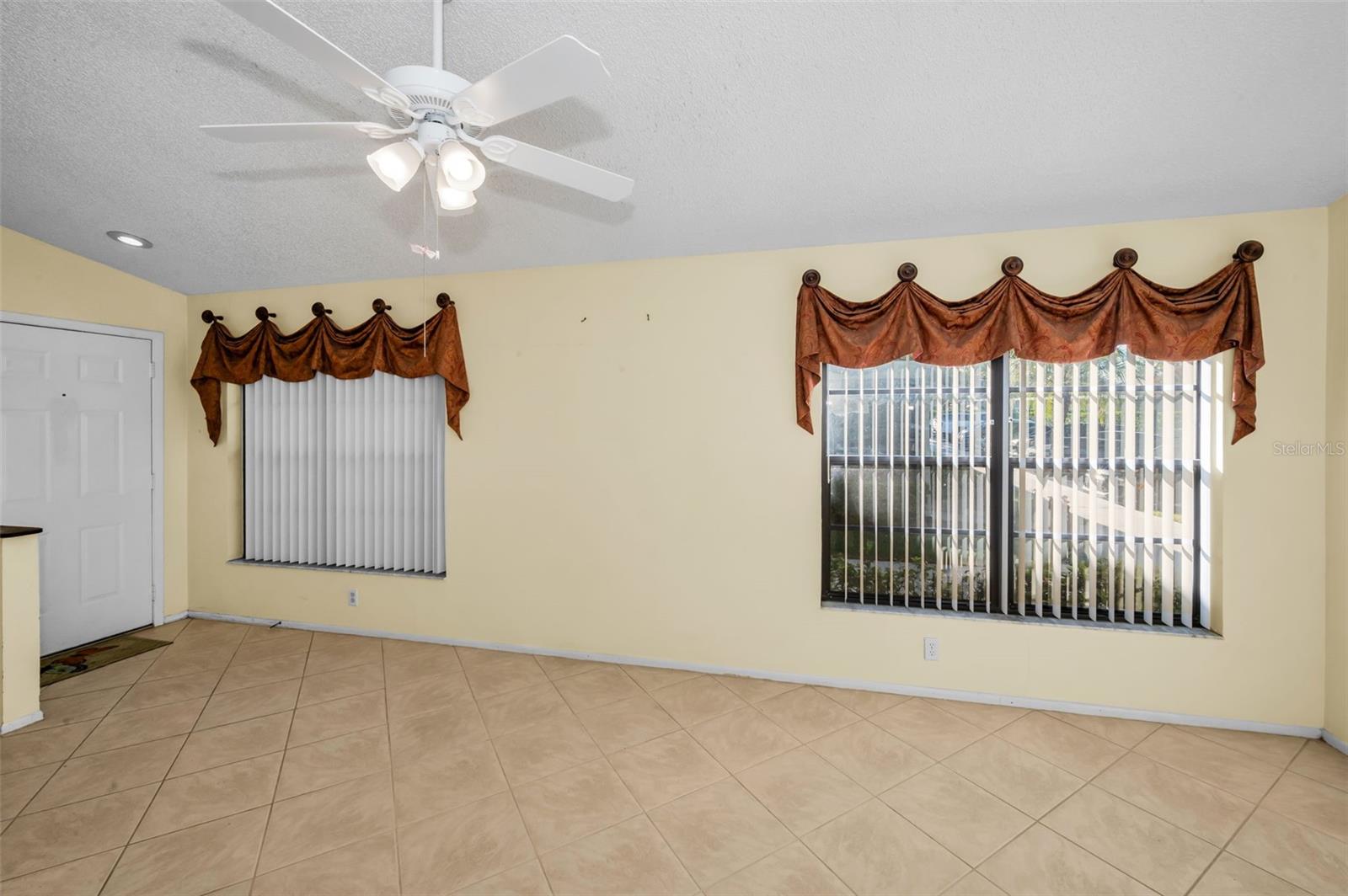 Image 13 of 61 For 3500 Magnolia Ridge Circle 405