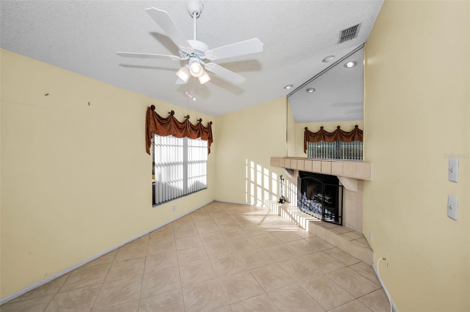 Image 14 of 61 For 3500 Magnolia Ridge Circle 405