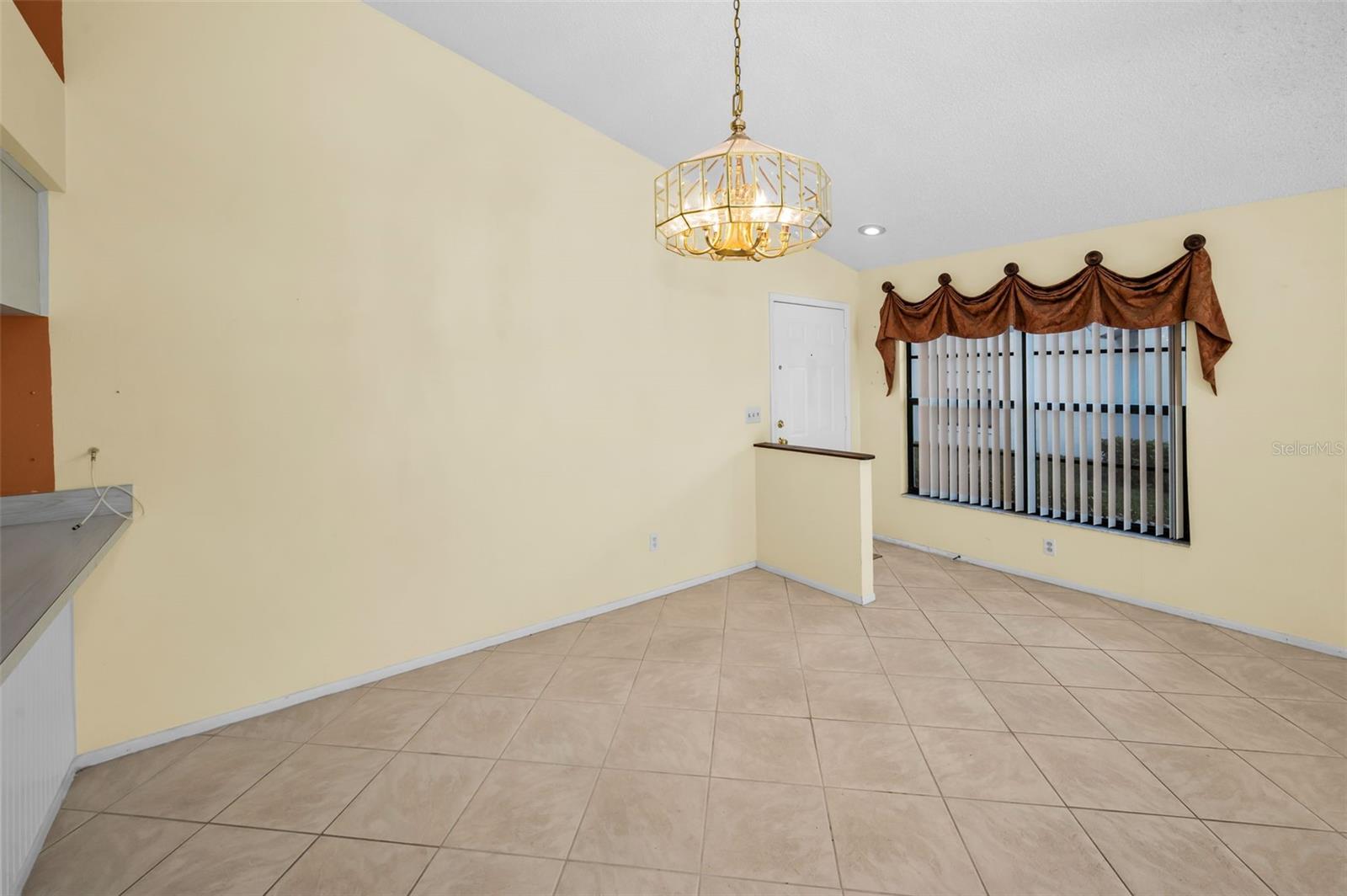 Image 16 of 61 For 3500 Magnolia Ridge Circle 405