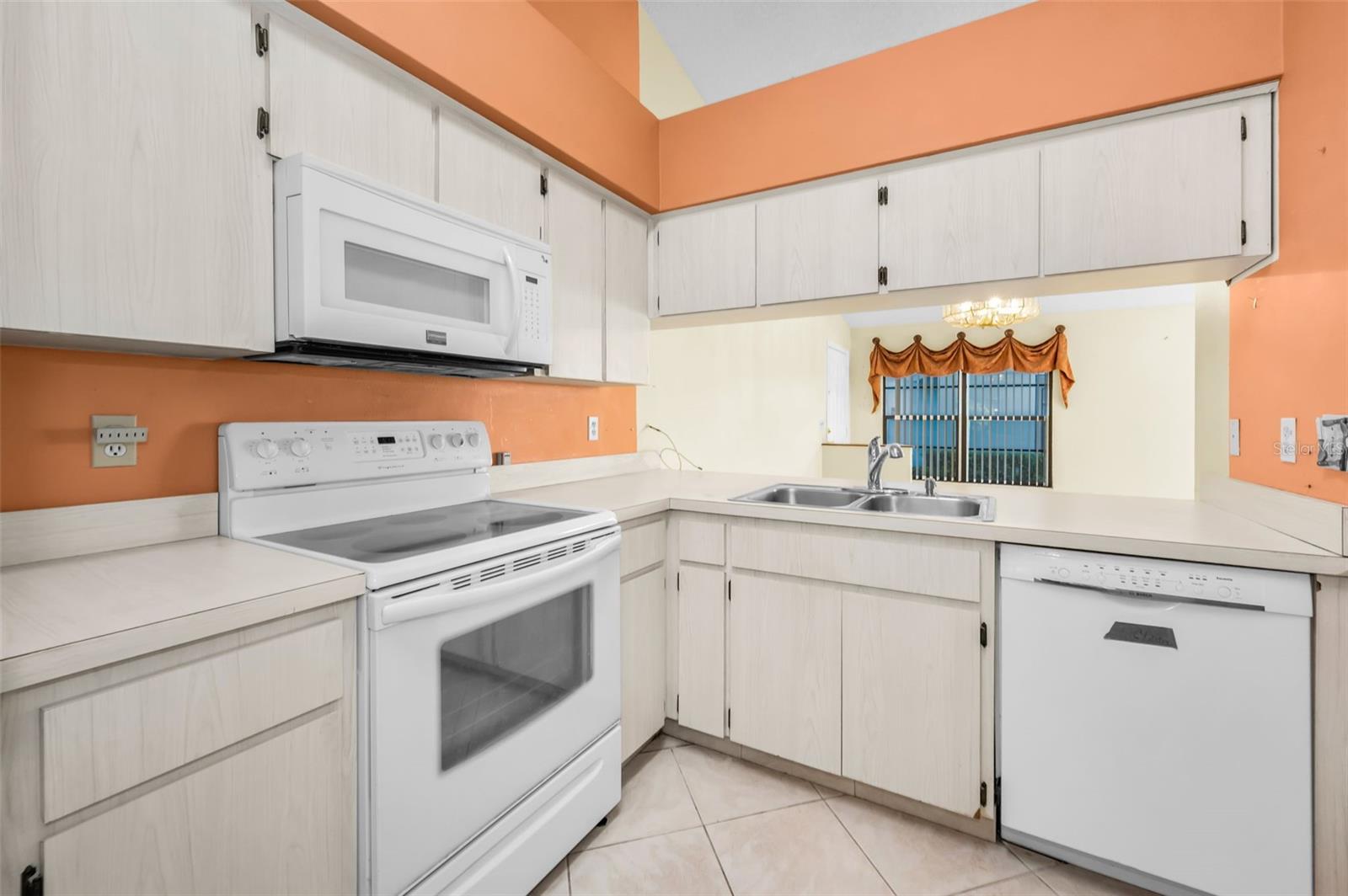 Image 19 of 61 For 3500 Magnolia Ridge Circle 405