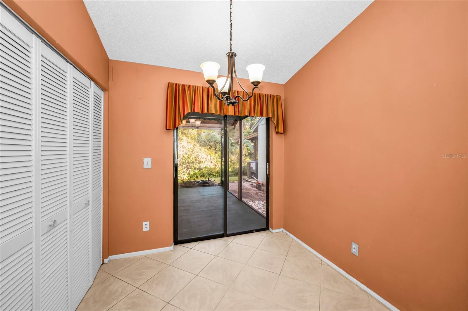 Image 24 of 61 For 3500 Magnolia Ridge Circle 405