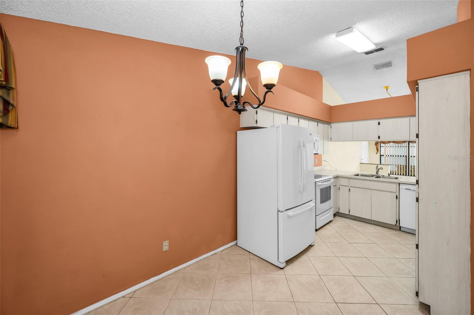 Image 27 of 61 For 3500 Magnolia Ridge Circle 405