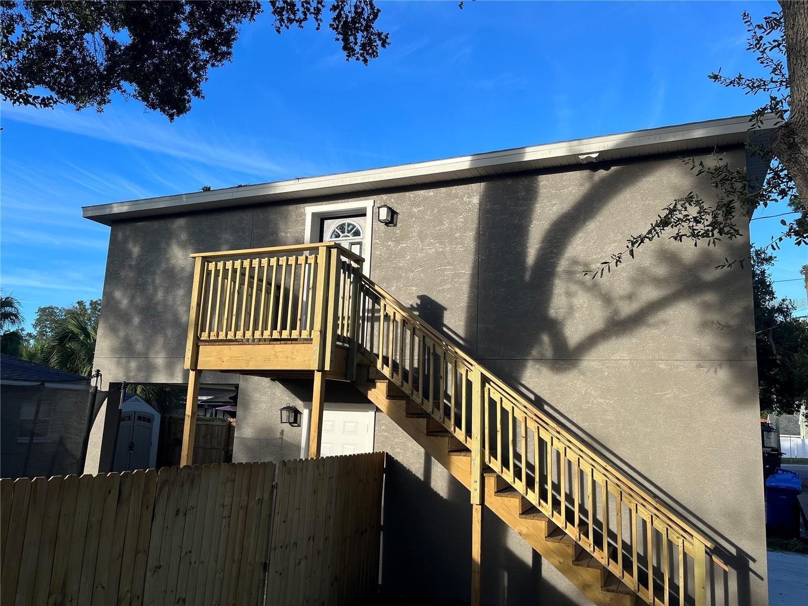 Listing photo id 33 for 2745 4th Avenue S